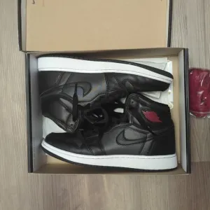Air Jordan 1, size 5Y