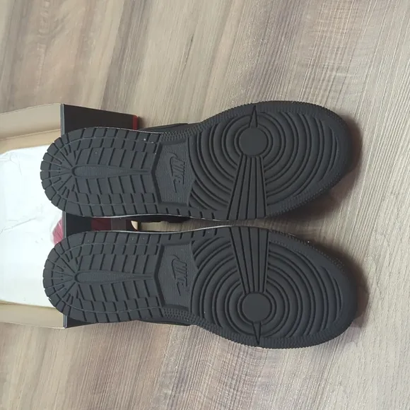 Air Jordan 1, size 5Y