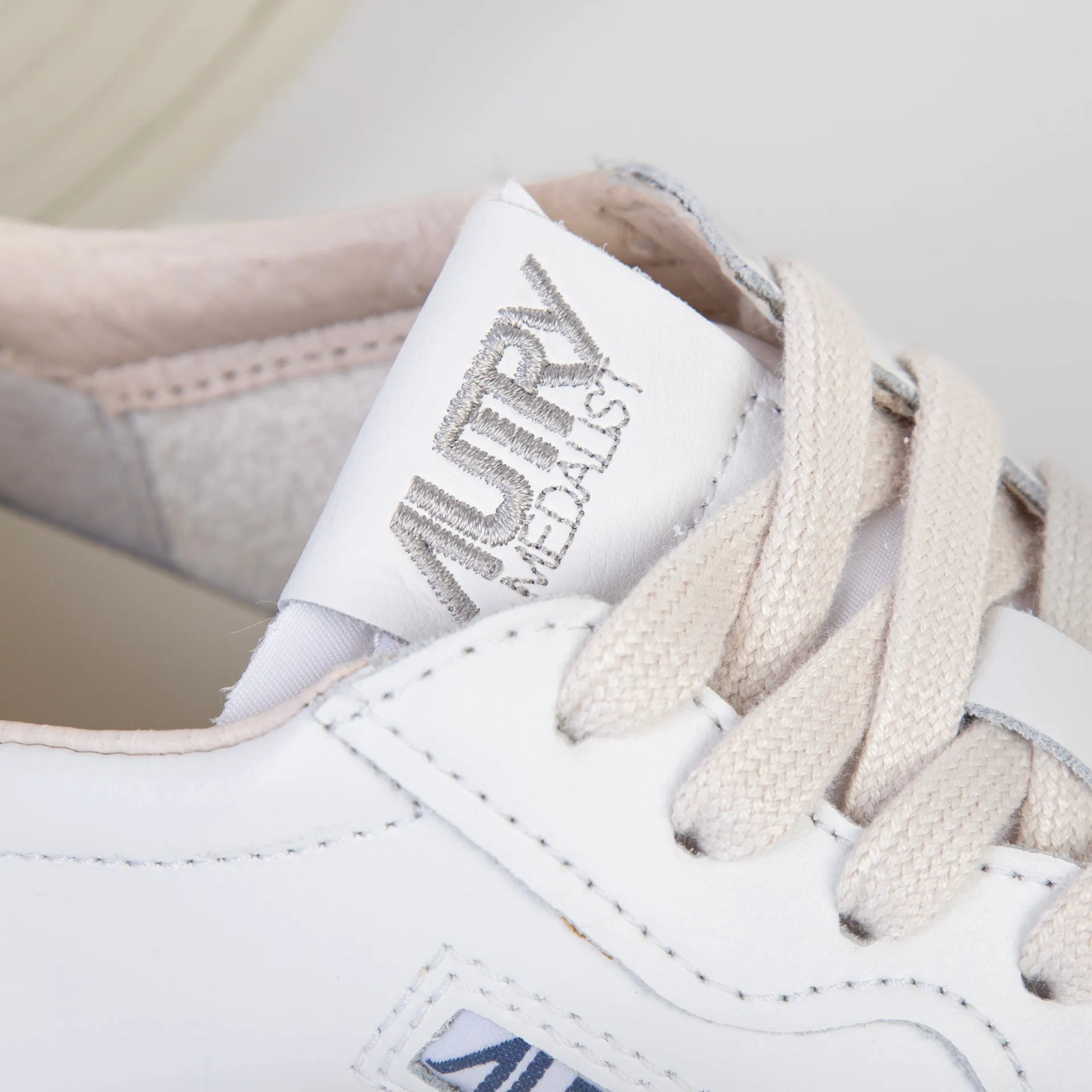 AUTRY SNEAKERS MEDALIST AULM-LS 33