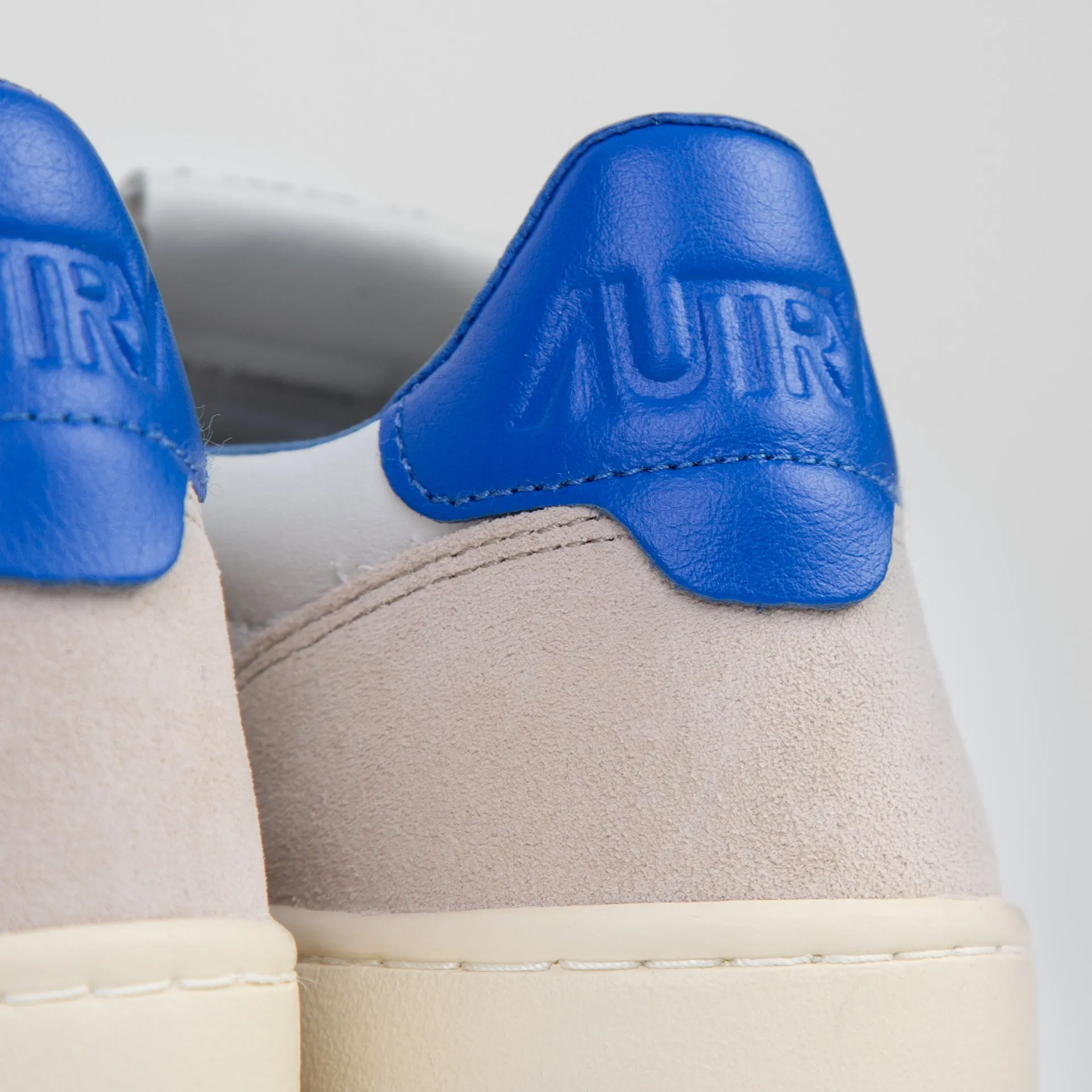 AUTRY SNEAKERS MEDALIST AULM-MA 06