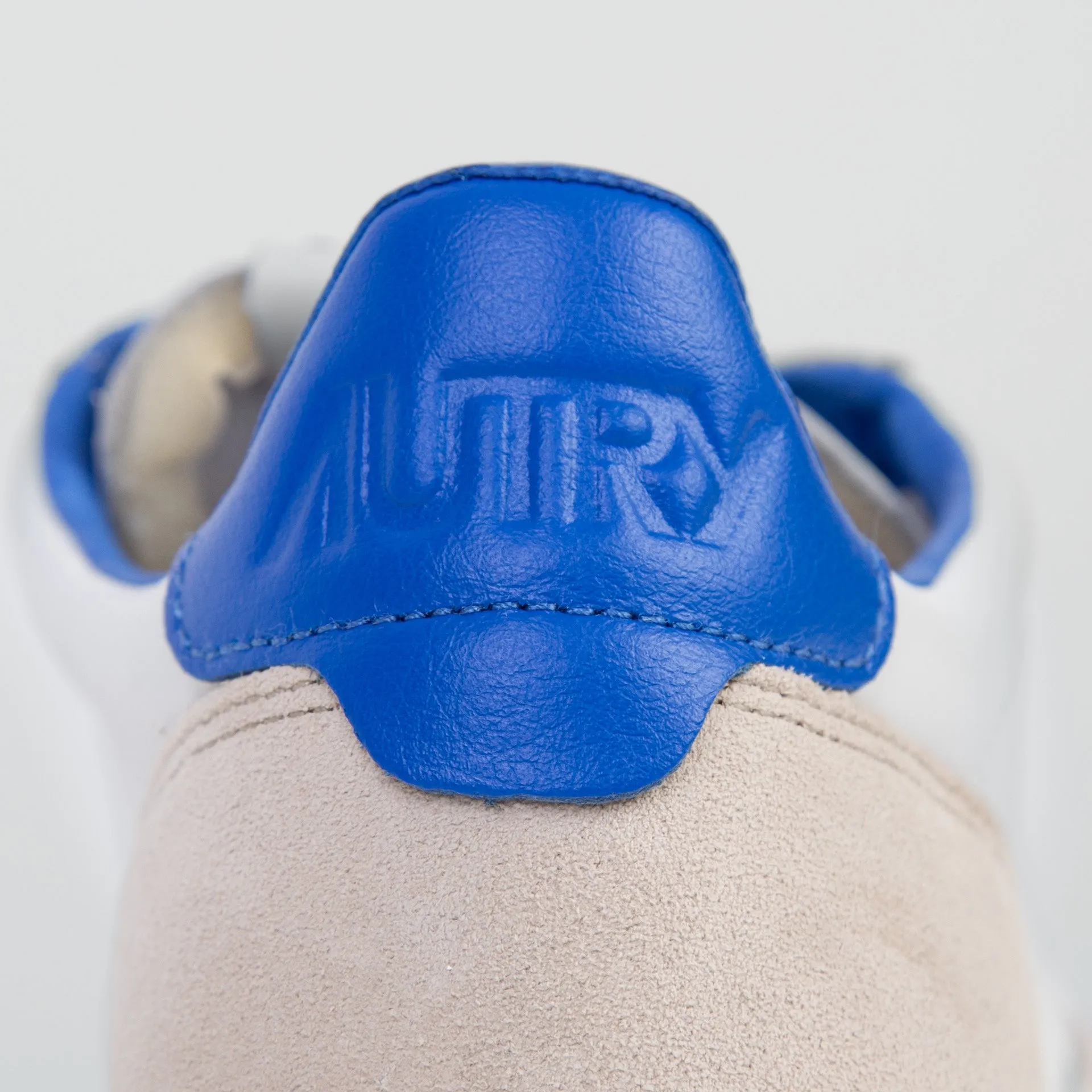 AUTRY SNEAKERS MEDALIST AULM-MA 06