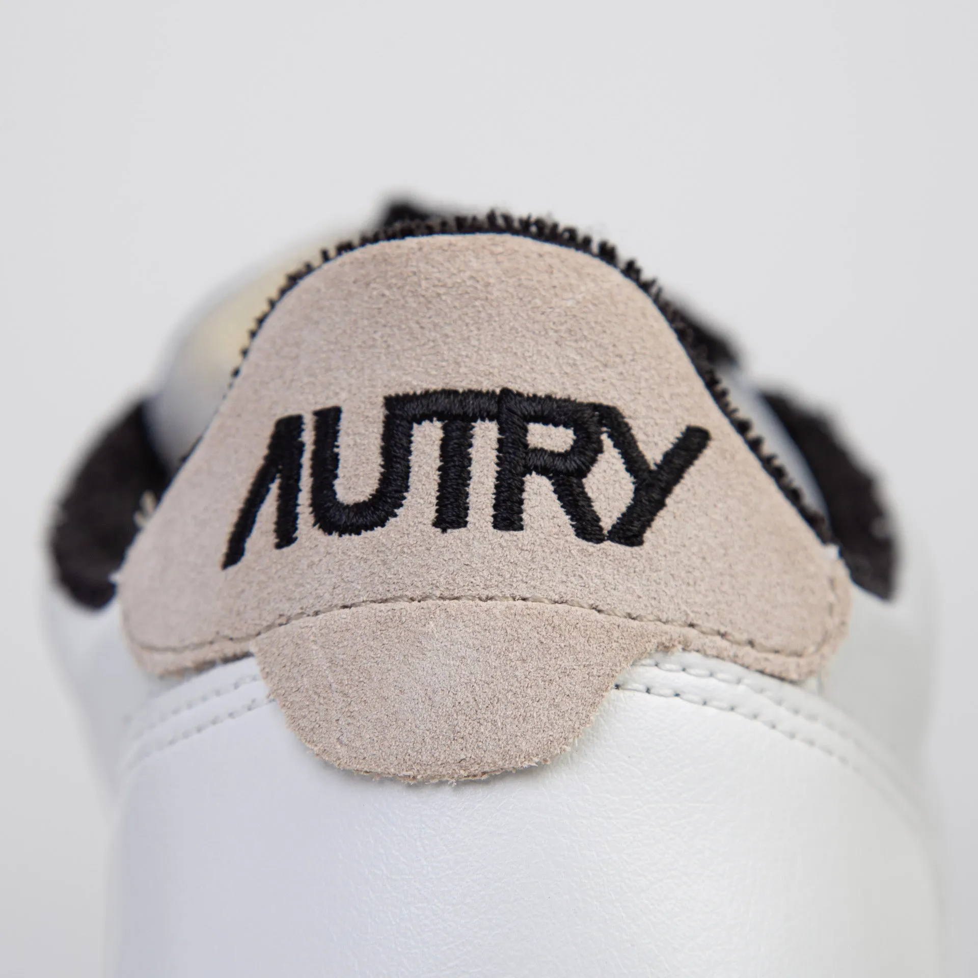 AUTRY SNEAKERS MEDALIST AULM-VS 08