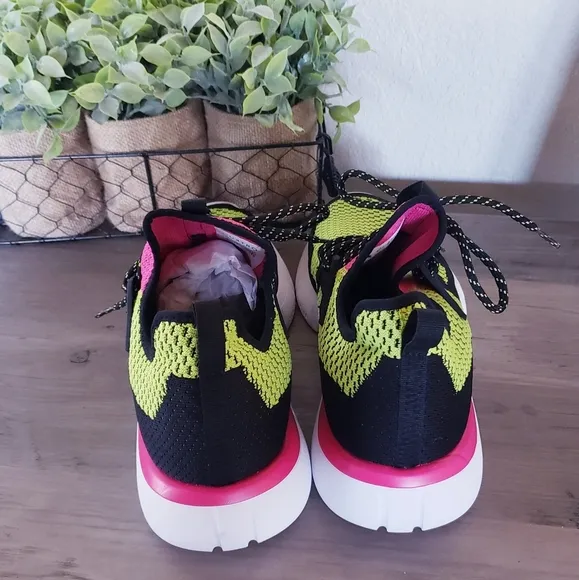 CU4TRO Bolt Lime Knit Sneakers NEW