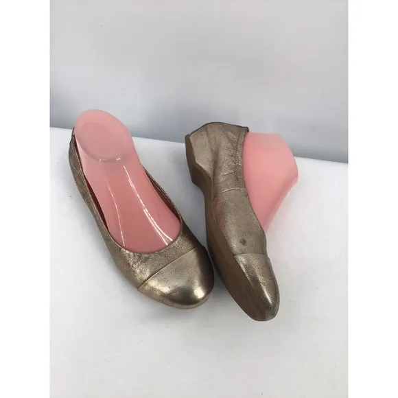 Dansko Lisanne Flat In Gold Leather Women’s Size 37 EU Captoe Work Metallic Shoe