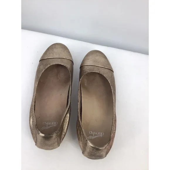 Dansko Lisanne Flat In Gold Leather Women’s Size 37 EU Captoe Work Metallic Shoe