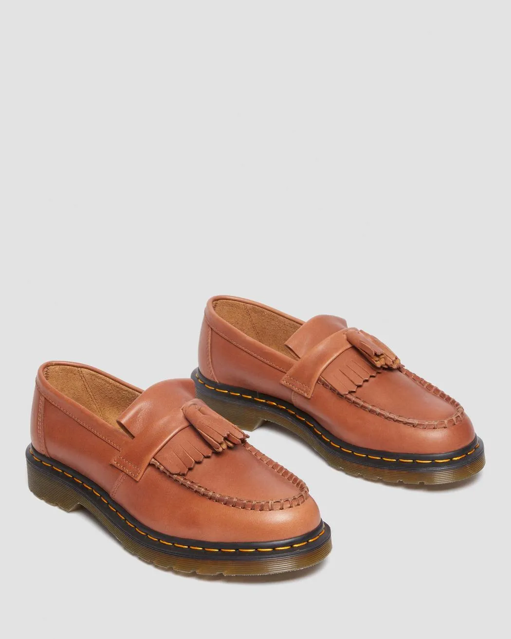 Dr. Martens Adrian Ys Saddle Tan Carrara 30686225