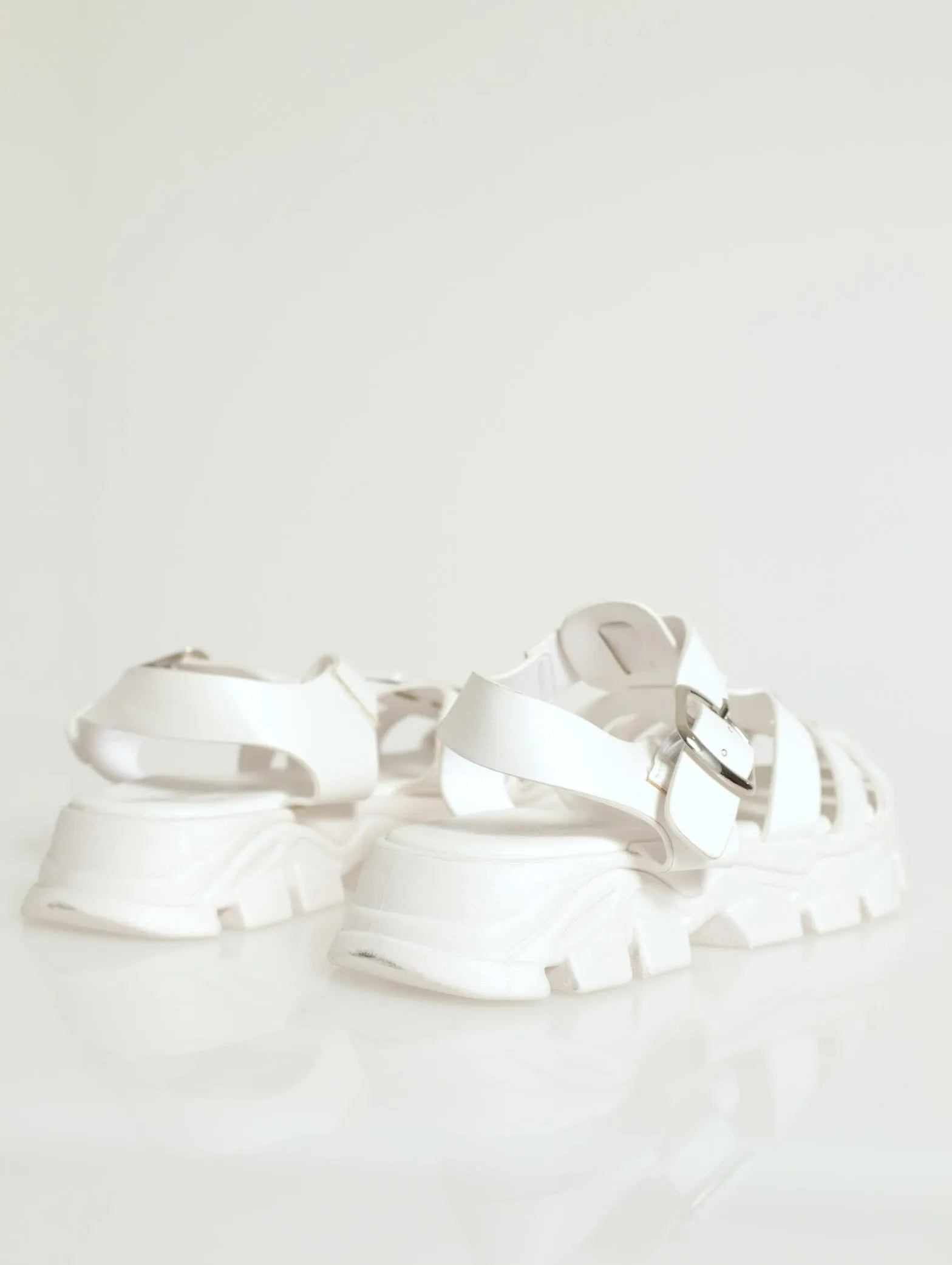 Girls Caged Fisherman Sandal - White