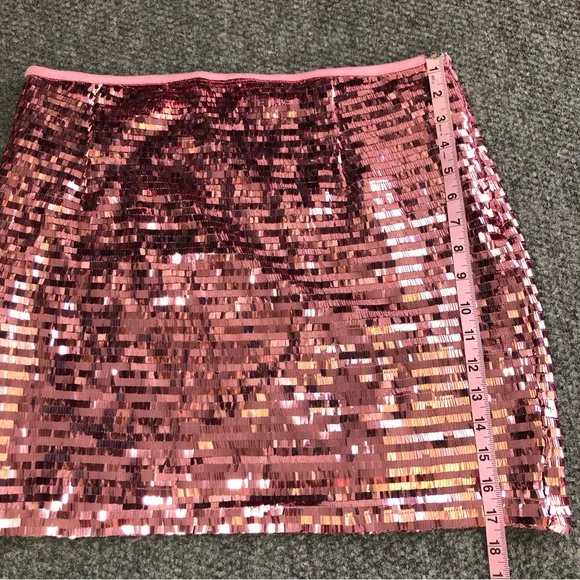 H:ours stellan mini skirt in metallic pink size XL
