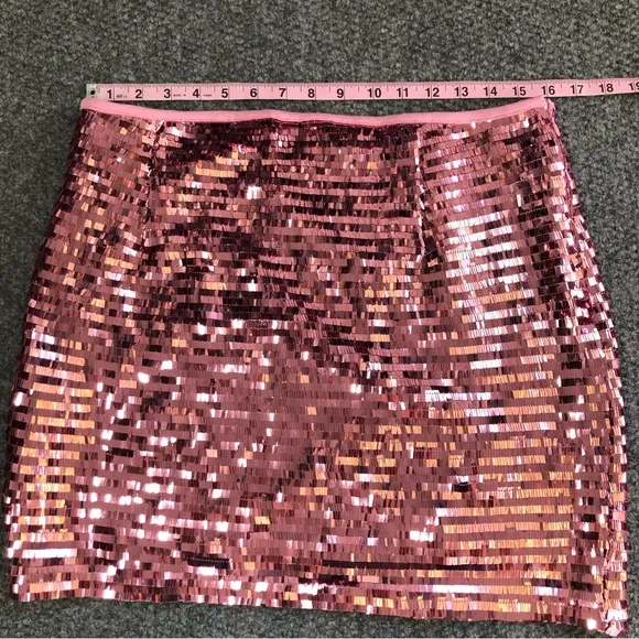 H:ours stellan mini skirt in metallic pink size XL