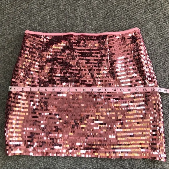 H:ours stellan mini skirt in metallic pink size XL