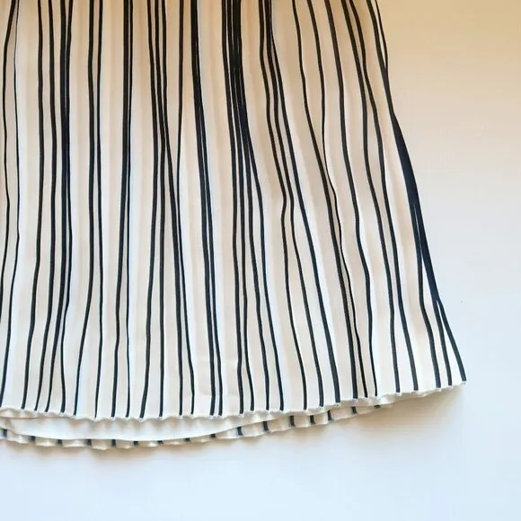 J. Crew Navy &amp; White Pleated Knee Length Preppy Skirt Size 4