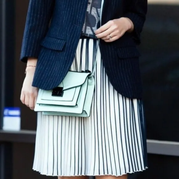 J. Crew Navy &amp; White Pleated Knee Length Preppy Skirt Size 4