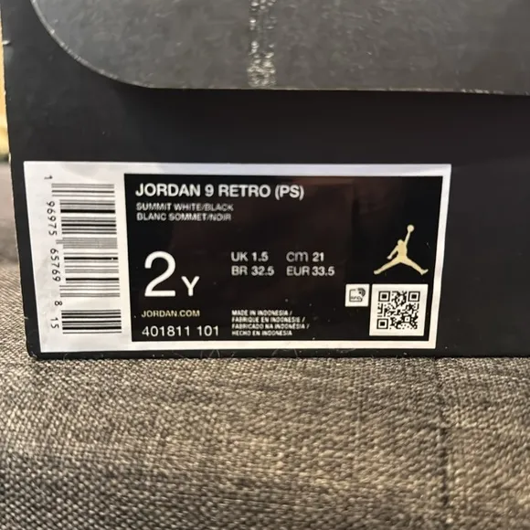 🔥Jordan 9 Retro (PS) Boys size 2Y🔥