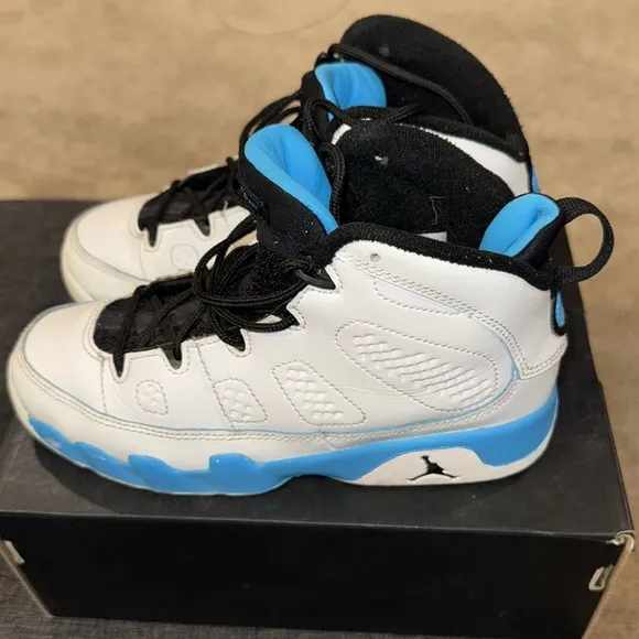 🔥Jordan 9 Retro (PS) Boys size 2Y🔥