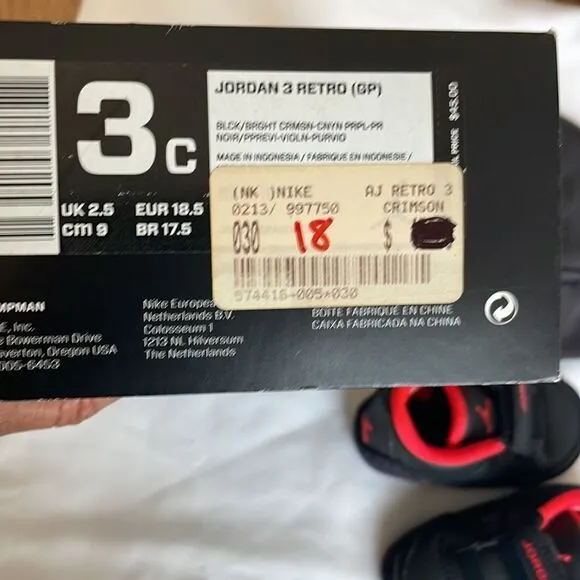 JORDAN 3 RETRO SOFT SNEAKERS WITH HAT.  NEW
