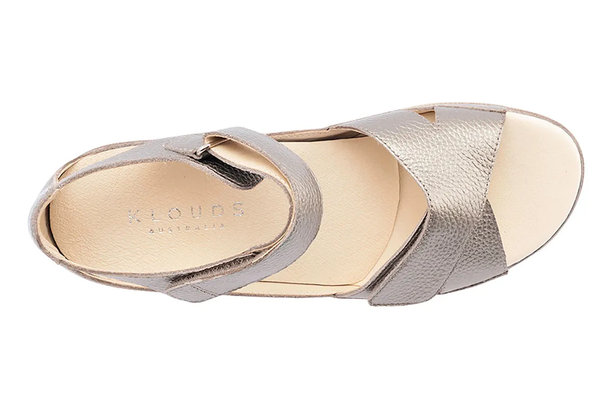 Klouds Tasha Pebbled Metallic Womens