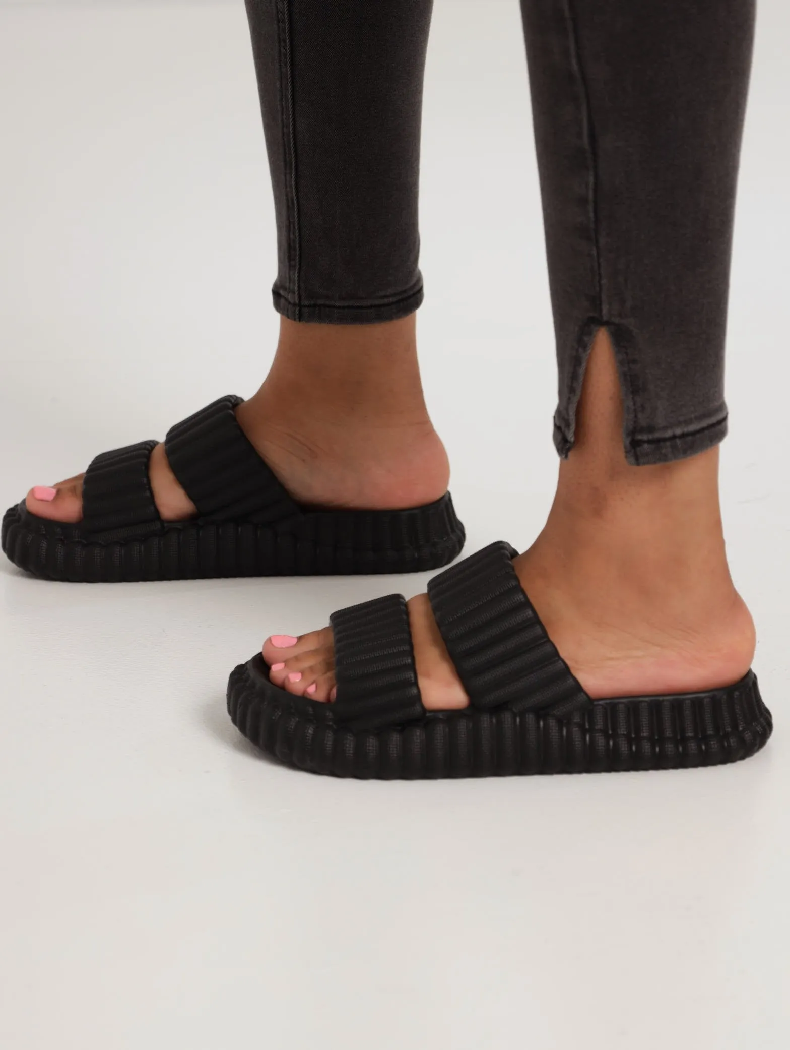 Ladies Ribbed Moulded Chunky Double Strp Mule Sandal - Black