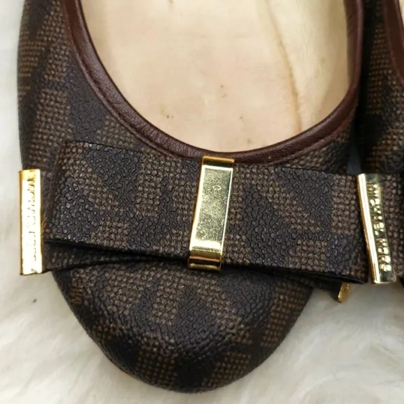 Michael Kors Brown Monogram Logo Bow Flats Size 10
