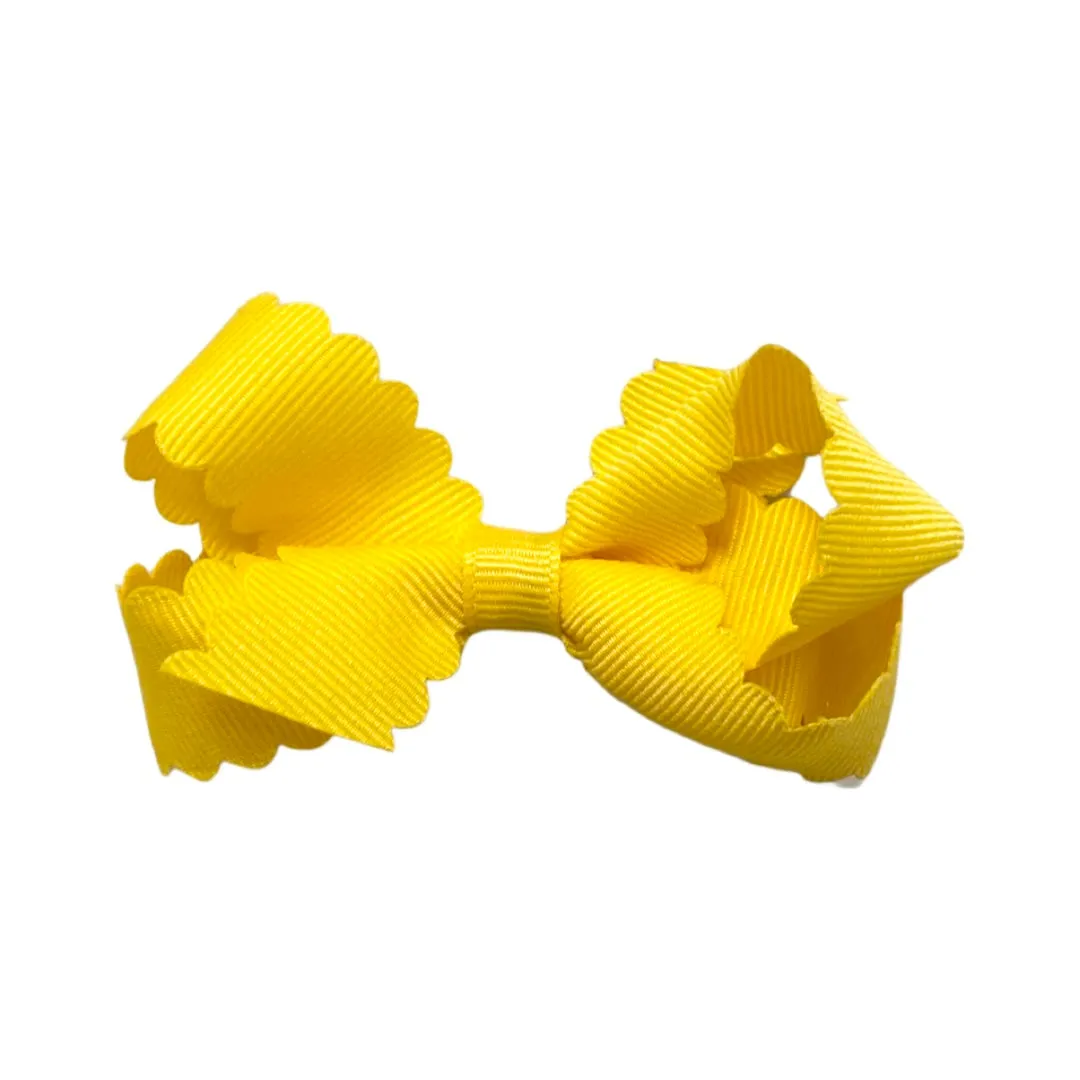 Mini Grosgrain Scallop Edge Hair Bow on Clippie