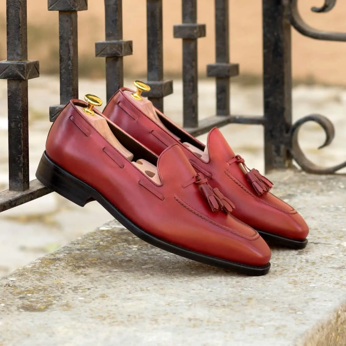 Mocassin à glands en cuir rouge