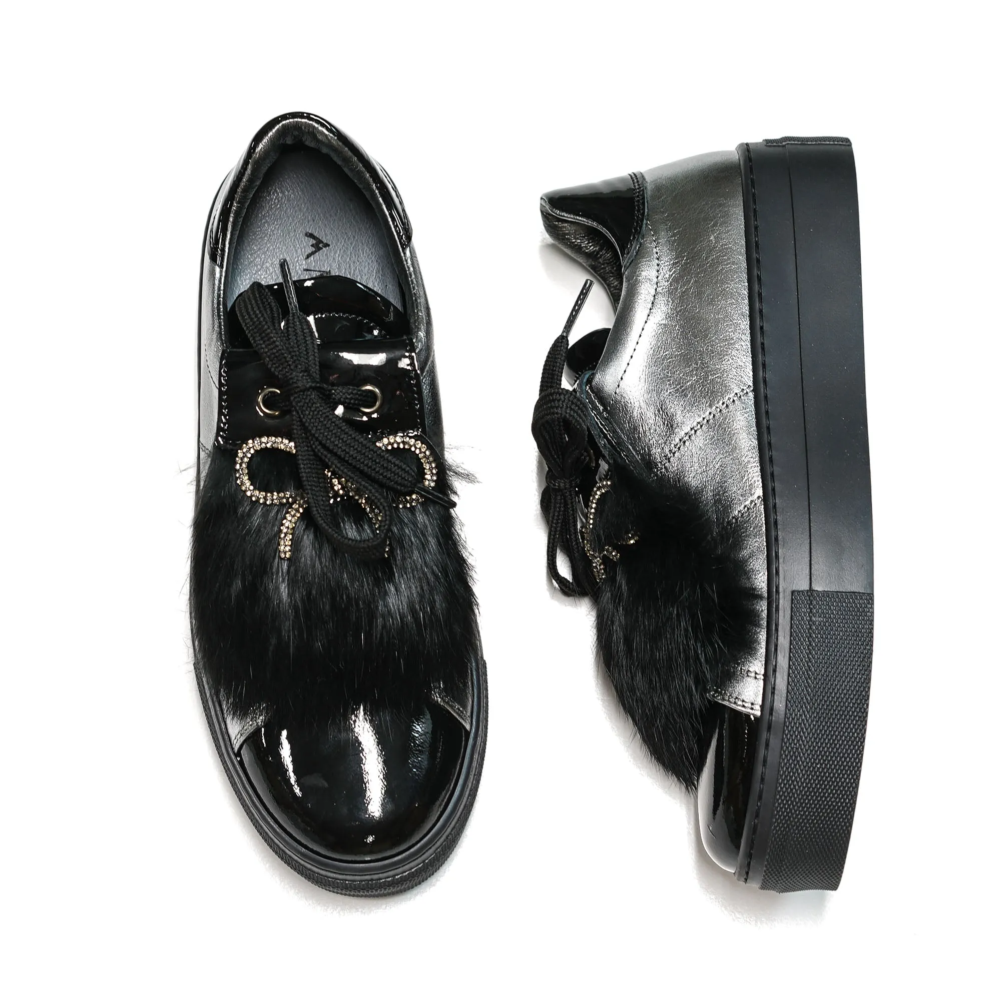 Morelli Women's Silver & Black Bow Sneaker 40% OFF