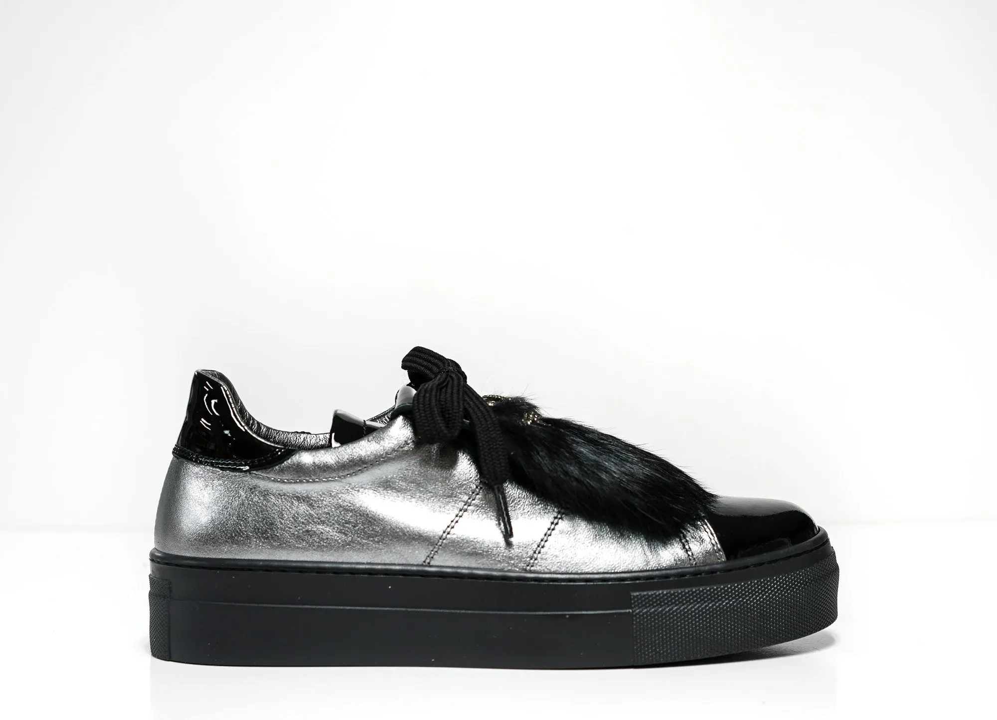 Morelli Women's Silver & Black Bow Sneaker 40% OFF