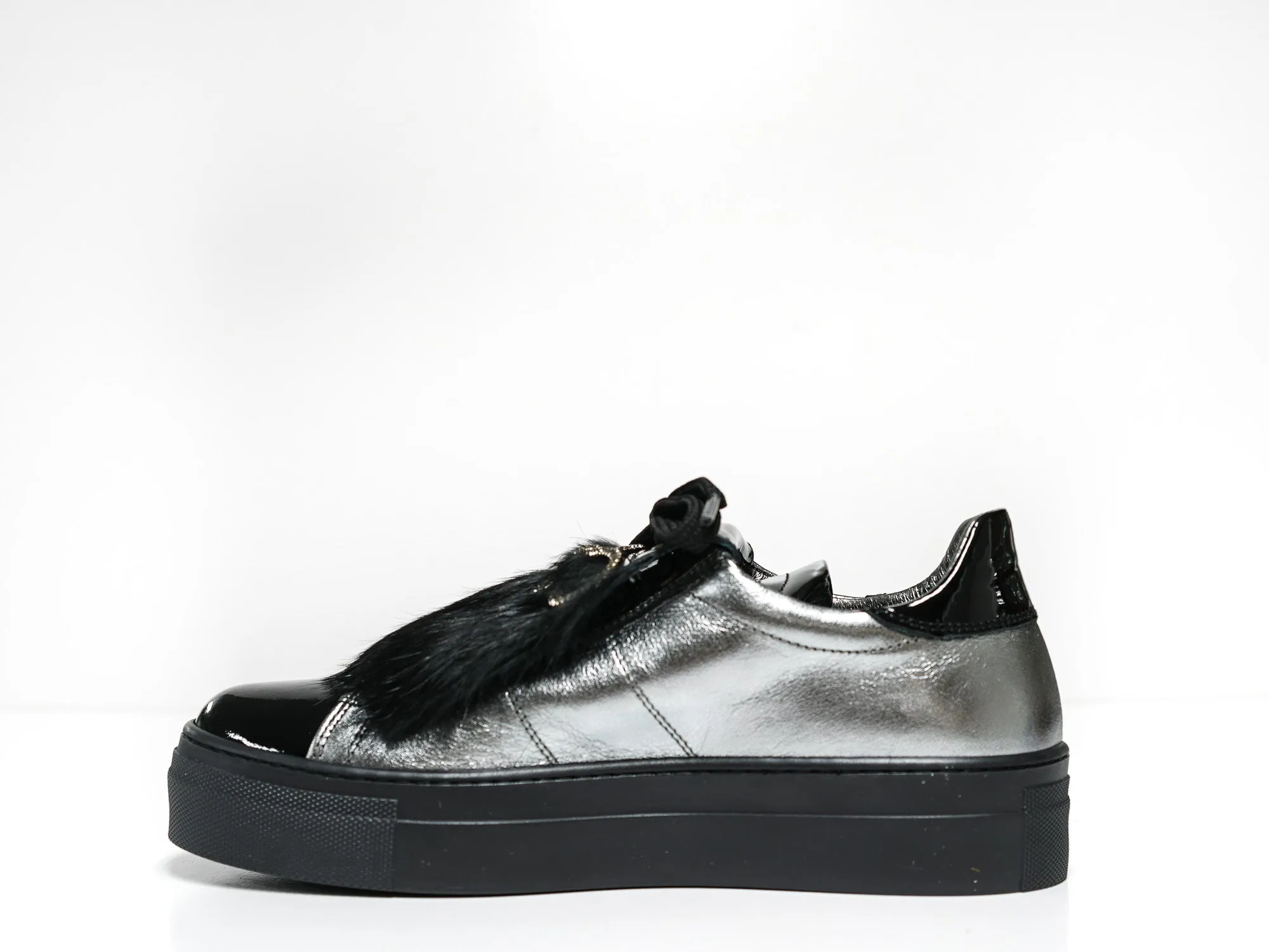 Morelli Women's Silver & Black Bow Sneaker 40% OFF