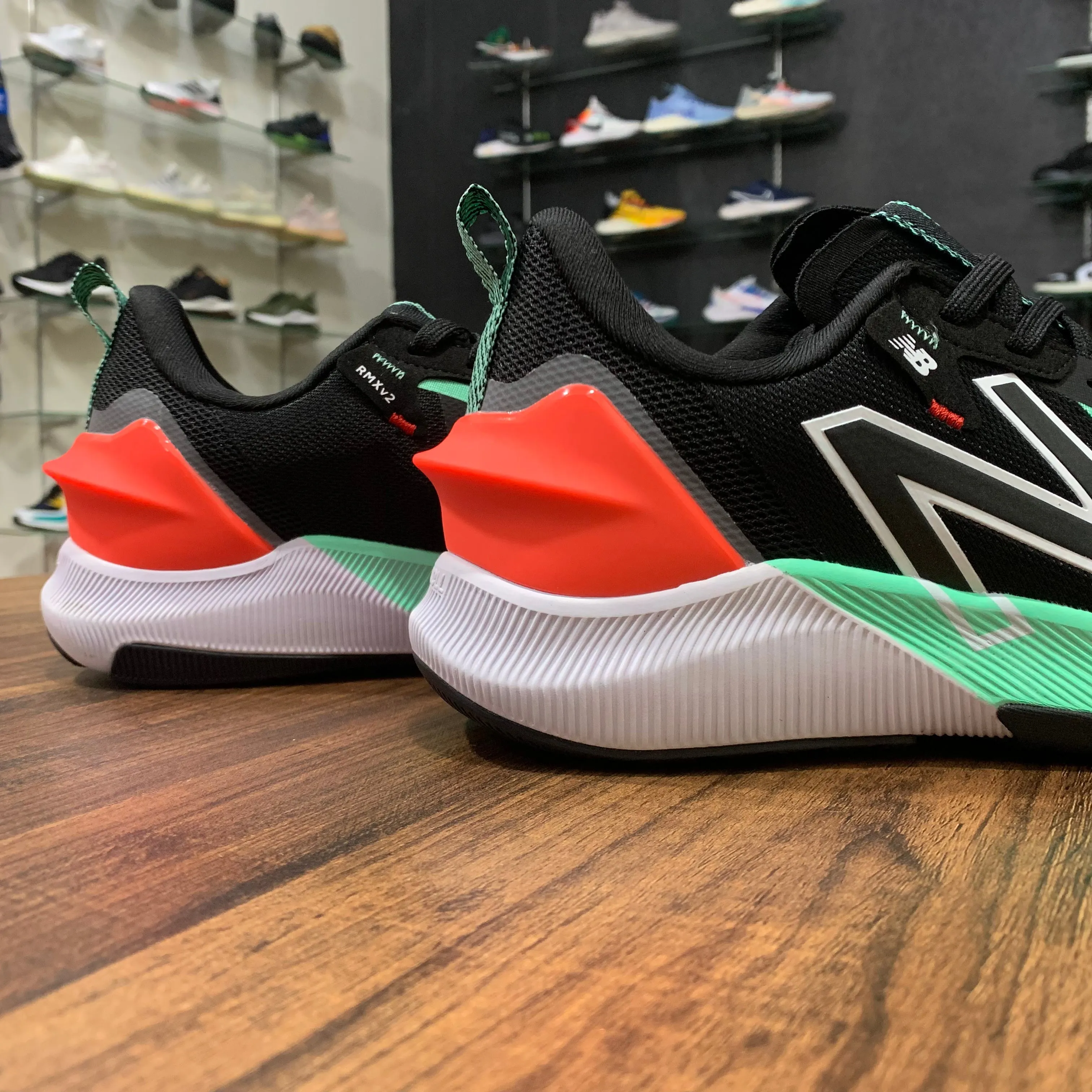 NB FuelCell Propel RMX v2 Black Green Red
