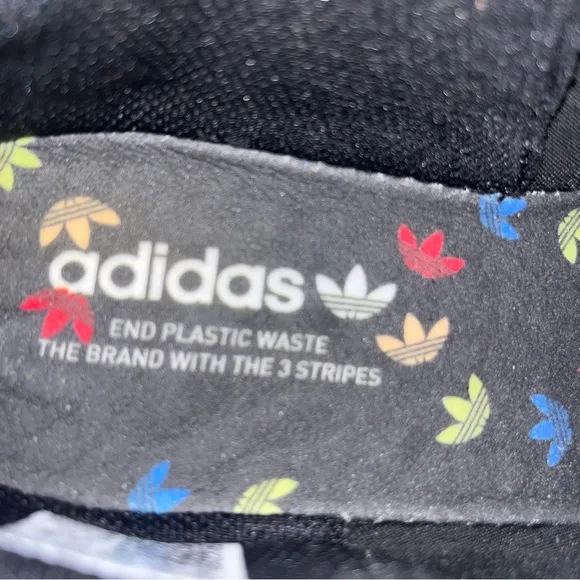 NEW Adidas NMD_R1 Black White Multi-Color Athletic Comfort Sneakers GZ2100 RARE