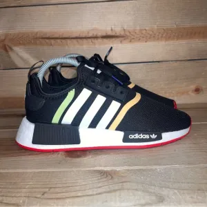 NEW Adidas NMD_R1 Black White Multi-Color Athletic Comfort Sneakers GZ2100 RARE