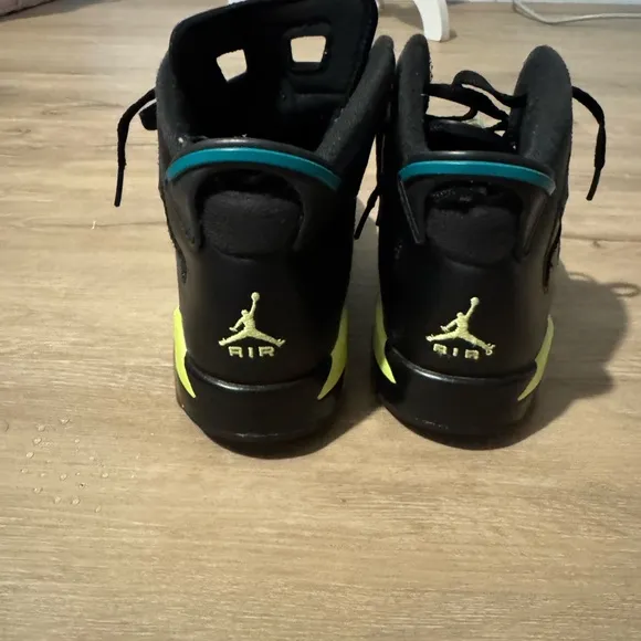 NIKE Air Jordan 6 Retro Turbo Green Mid Shoes - Youth 7