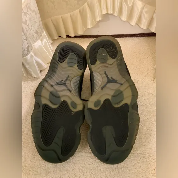 Nike air Jordan future low gamma mens knit sneakers