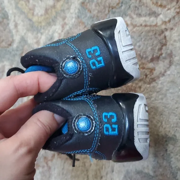 Nike Air Jordan IX 9 retro blue sneakers