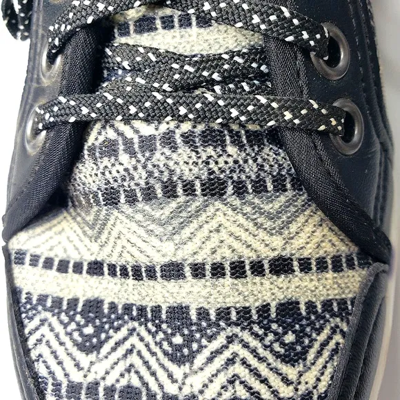 Racq Alegria Sneaq Sari Boho Tech Q-Chip Pedometer Canvas Walking Sneaker 38