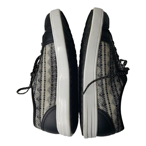 Racq Alegria Sneaq Sari Boho Tech Q-Chip Pedometer Canvas Walking Sneaker 38