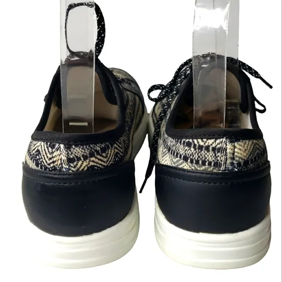 Racq Alegria Sneaq Sari Boho Tech Q-Chip Pedometer Canvas Walking Sneaker 38