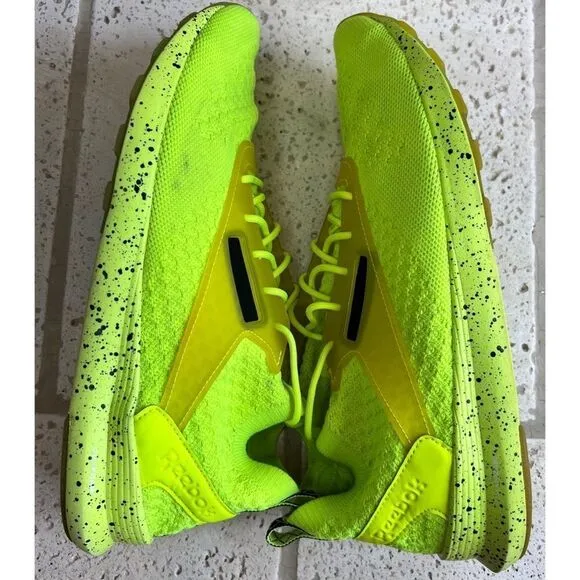 Reebok Men’s Zoku Runner Ultra Knit Solar Yellow Neon Sneakers Sz 10.5