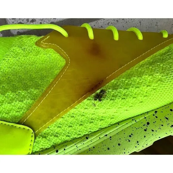Reebok Men’s Zoku Runner Ultra Knit Solar Yellow Neon Sneakers Sz 10.5