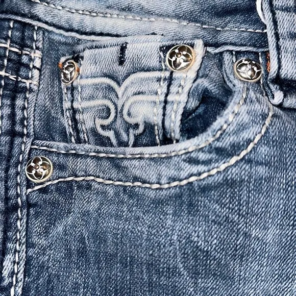 Rock Revival Wendy Capris Faded Decorative Rear Pockets
