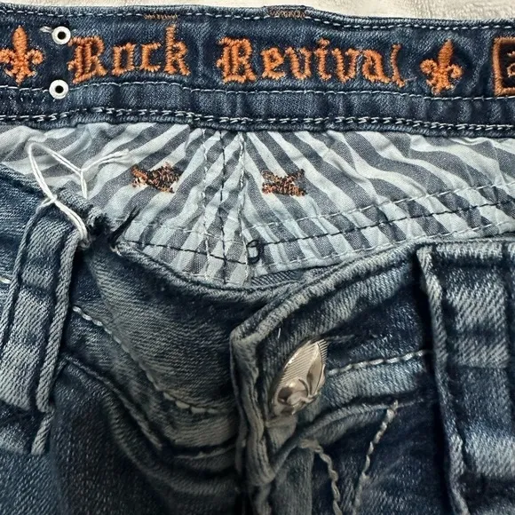 Rock Revival Wendy Capris Faded Decorative Rear Pockets