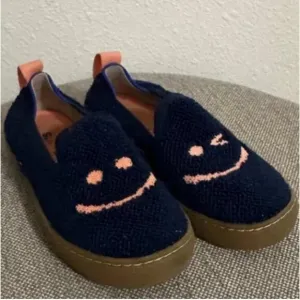 Rothy's The Kids Sneaker Knit Navy Blue with a Smile and a Winking Eye Size 13