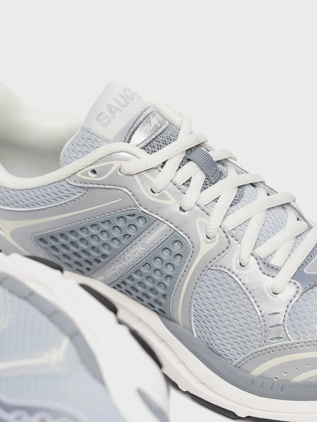 Saucony Progrid Triumph 4 Sneakers | Light Grey
