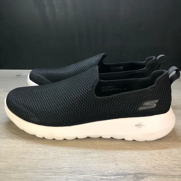SKECHERS GOwalk Max Sneakers