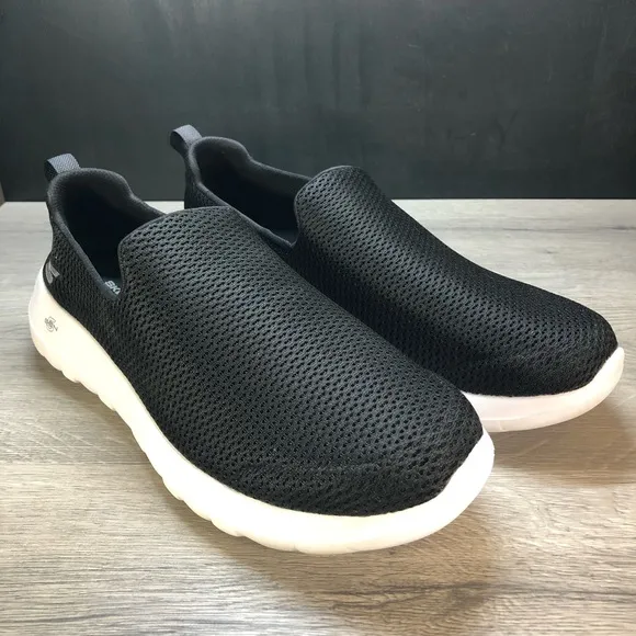 SKECHERS GOwalk Max Sneakers