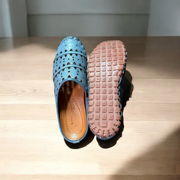 Spring Step woman’s Blue Leather Fusalide Slip-On Mules Size 39 (US 8.5)