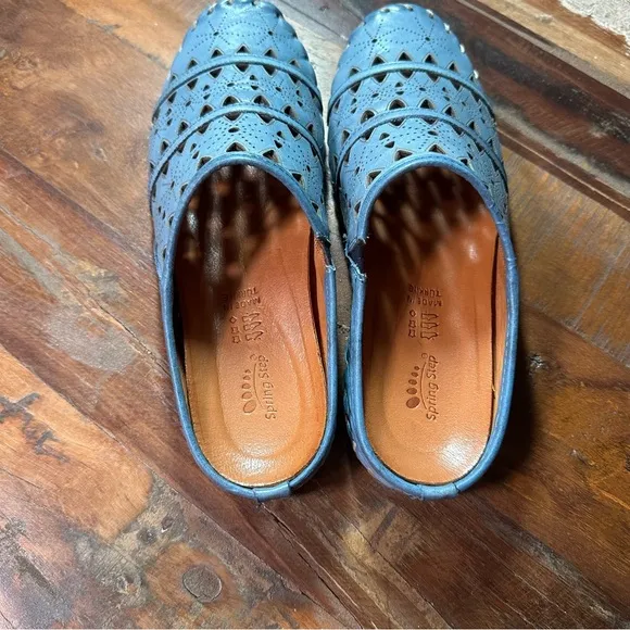 Spring Step woman’s Blue Leather Fusalide Slip-On Mules Size 39 (US 8.5)