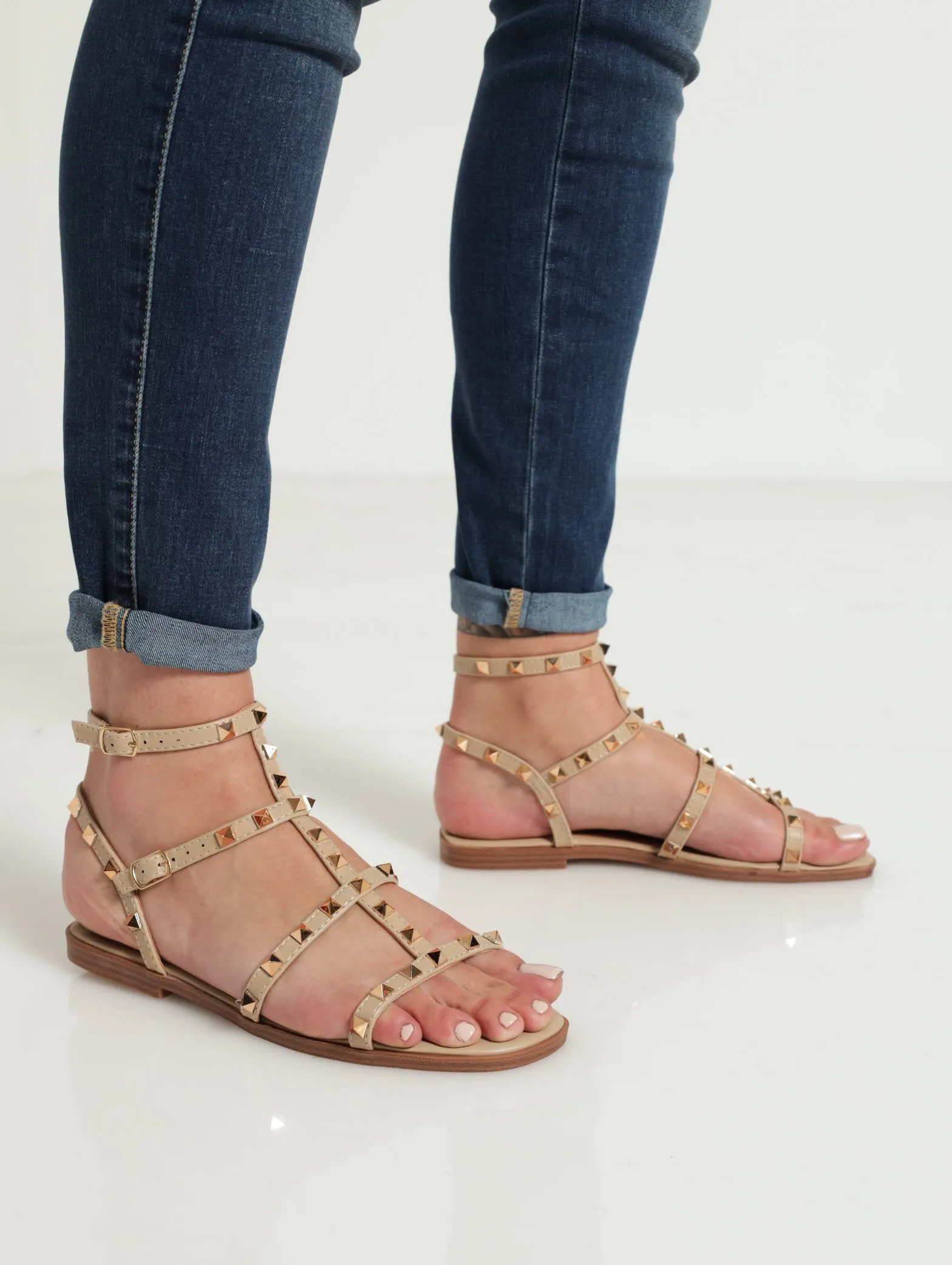 Studded Gladiator Flat Sadndal - Oatmeal