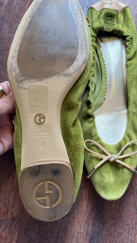 Suede Bow Toe Flats (40)
