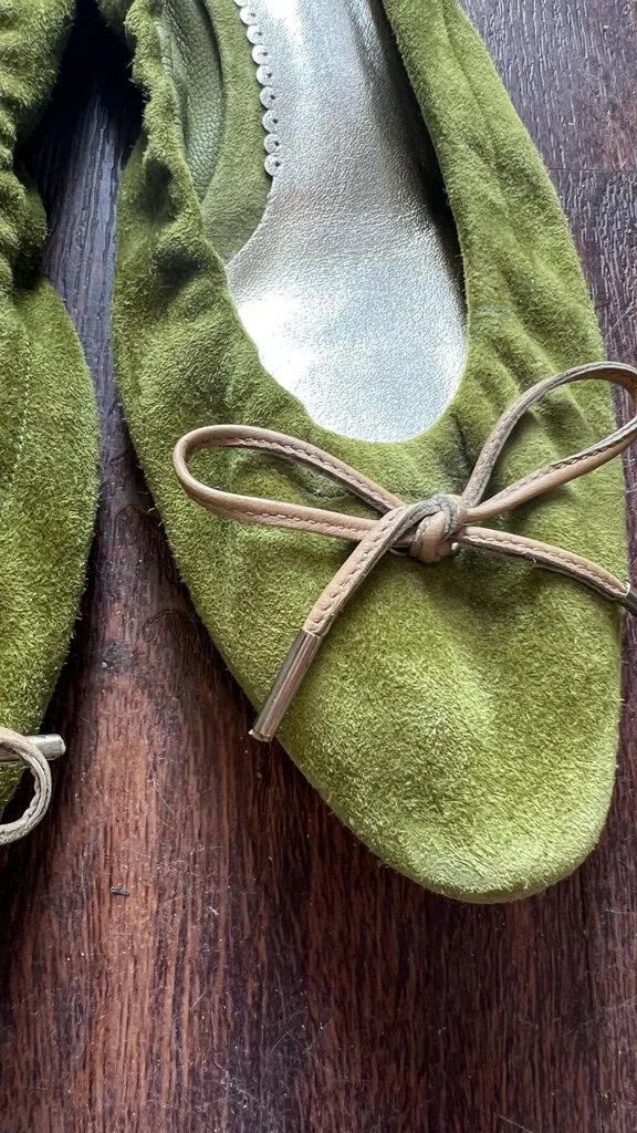 Suede Bow Toe Flats (40)