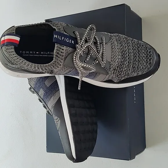 Tommy Hilfiger men's sneakers-NEW